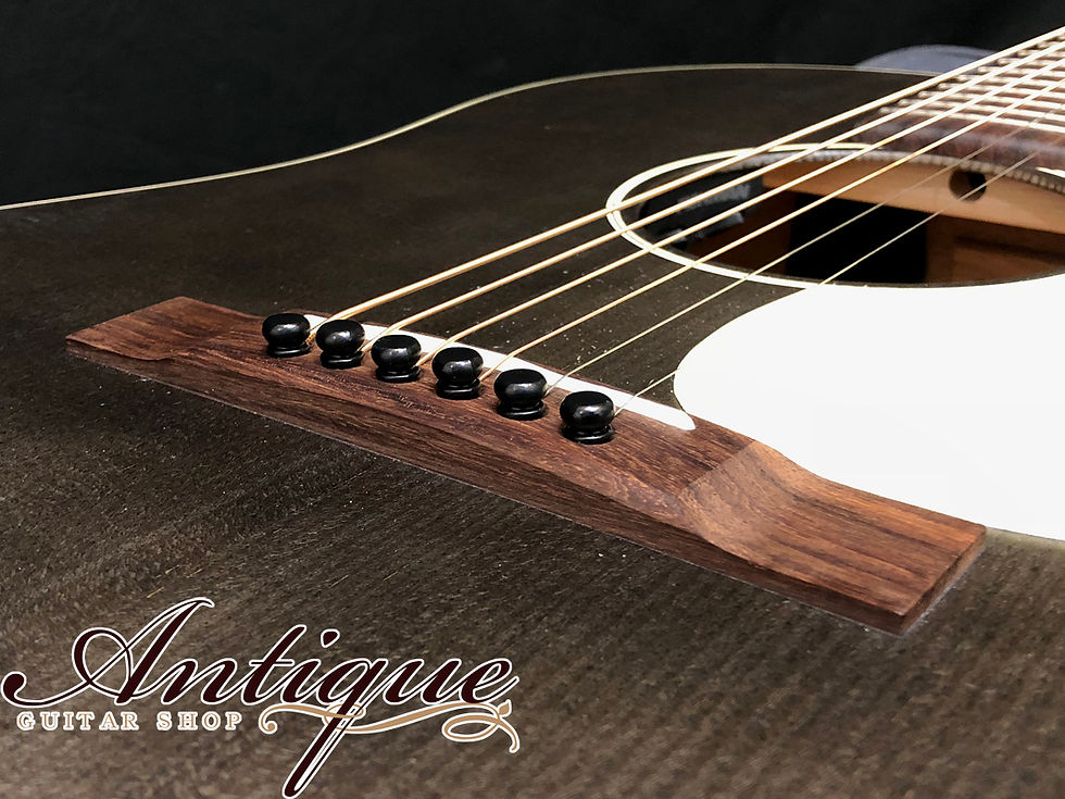 サムネイル： Martin DSS-17 ‘18年製 Black Smoke Slope-Shoulder w/Fishman PU "Mint Condition"