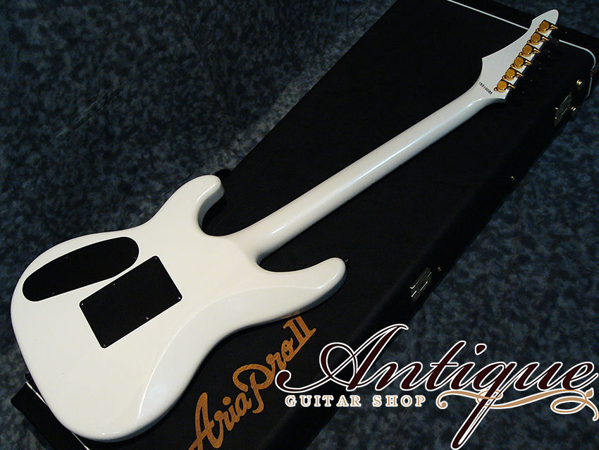 サムネイル： Aria Pro Ⅱ RS-Custom Pearl White ’15 w/ Original Floyd Rose Trem