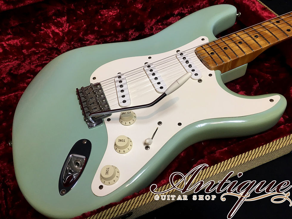 サムネイル： Fender Custom Shop 1957 Stratocaster ‘98年製 Daphne Blue Full-Original 3.4kg