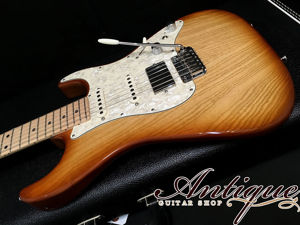 サムネイル： Tom Anderson The Classic 2016年製 Natural Autumn Burst w/BFTS 3.3kg