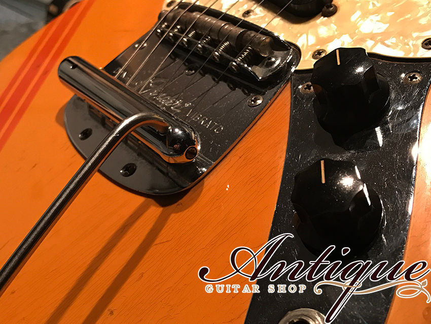 サムネイル： Fender Mustang 1969年製 Competition Orange w/ Matching Head & B-neck 3.0kg EX+