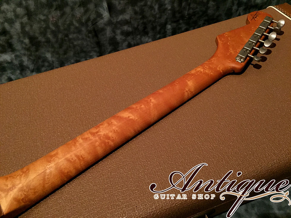 サムネイル： Fender Custom Shop Master Grade 1961 Stratocaster ‘98年製 Daphne Blue