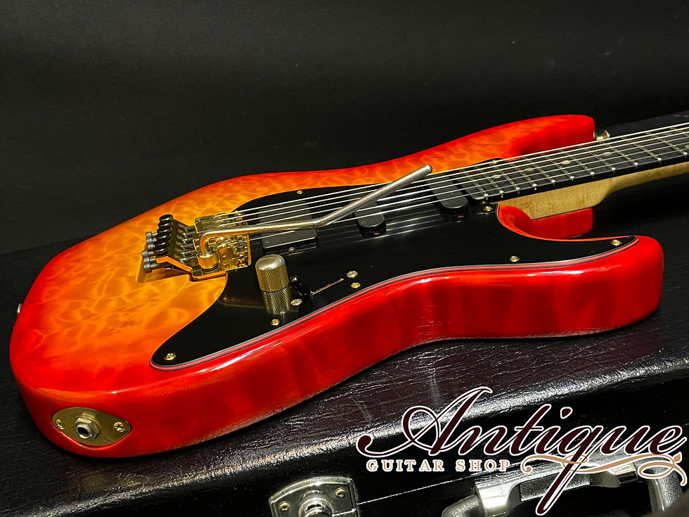 サムネイル： Valley Arts Custom Pro USA 1996 Fireburst M-Head w/1P Quilt Body /Flame&Birdseye