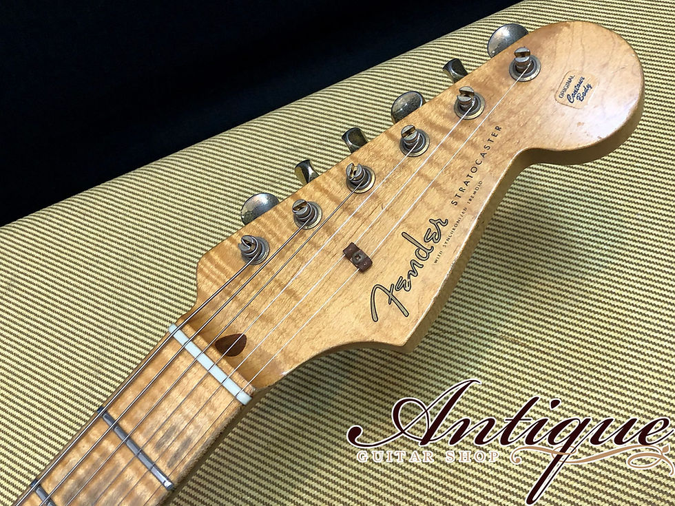 サムネイル： Fender Custom Shop MBS 1954 Stratocaster 2004年製 S-Gold Relic