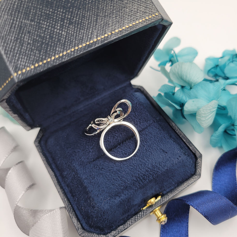 Thumbnail: MR118 - Moissanite Ribbon Ring - 莫桑石蝴蝶結戒指
