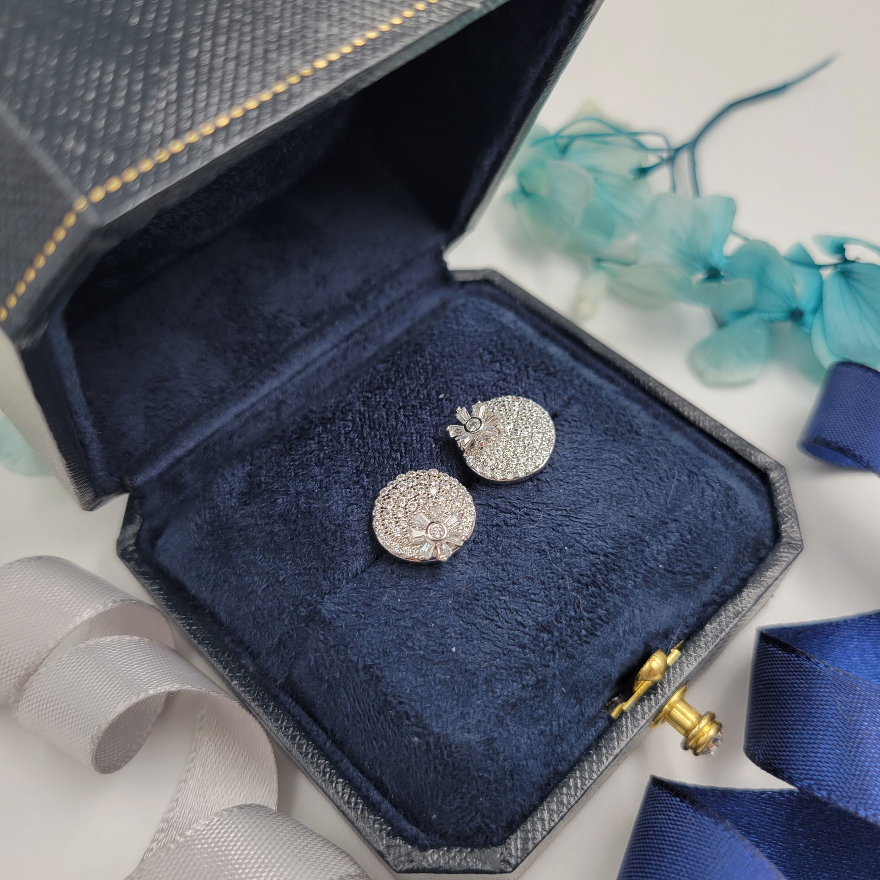 ME77 - Cubic Zirconia Round-shaped Stud Earrings - 鋯石圓形耳釘