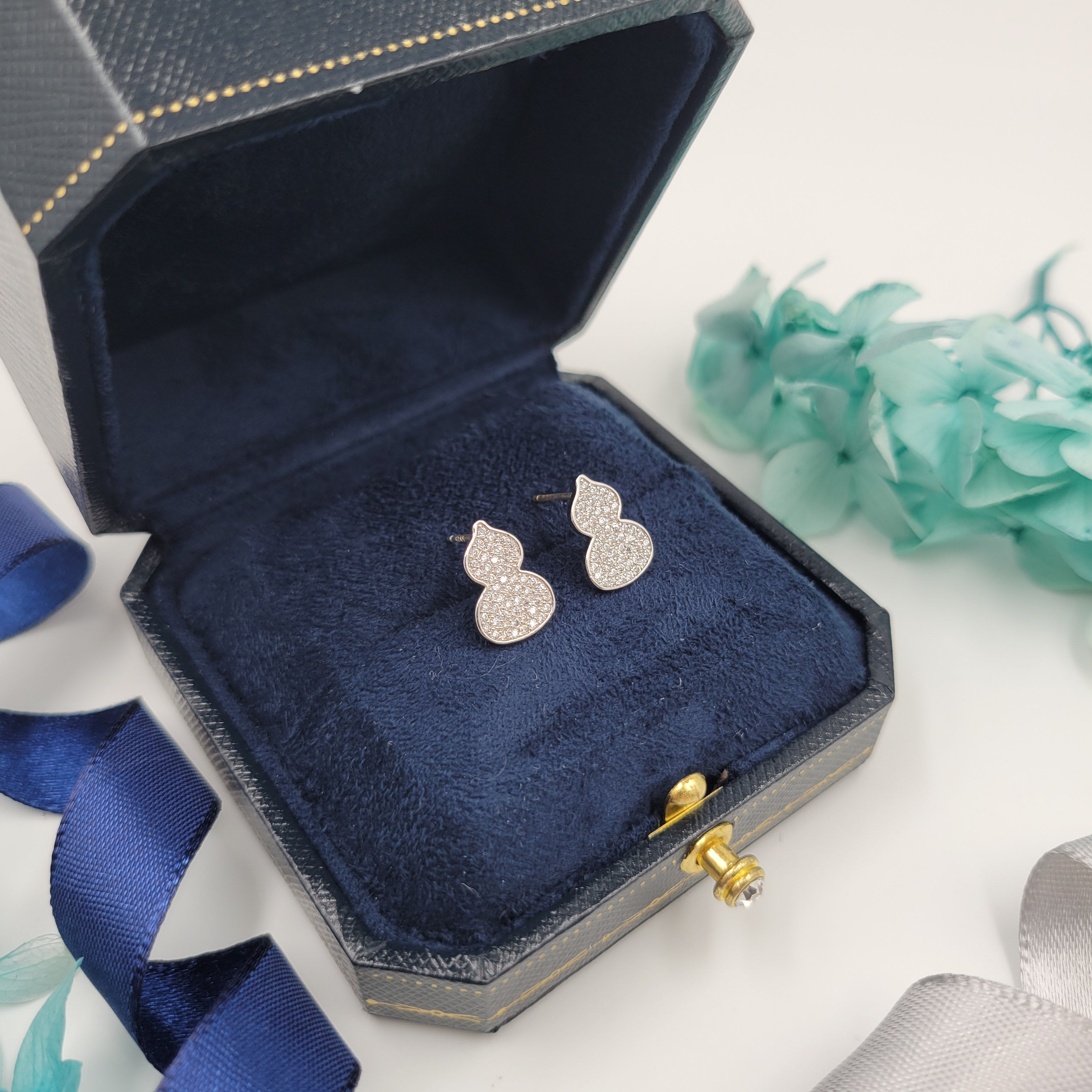 ME47 - 0.5 carat hulu shape stud earrings - 50分壺蘆形狀耳釘