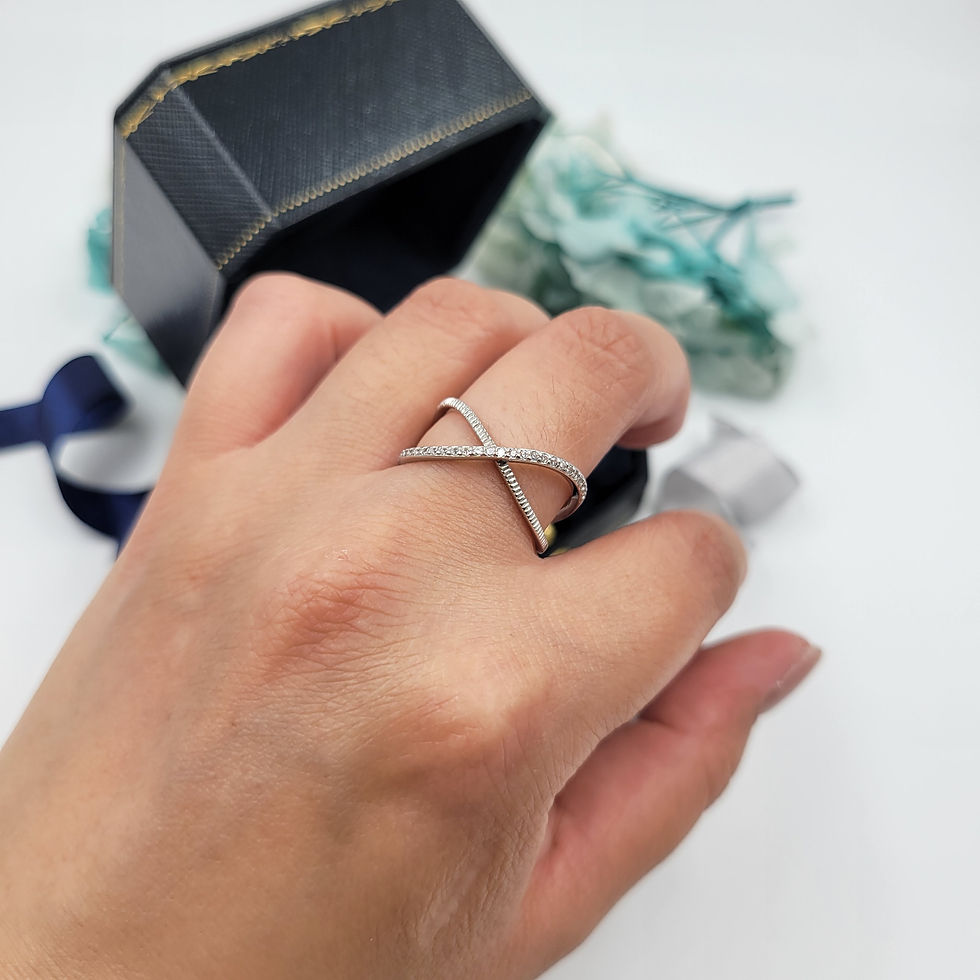 Thumbnail: MR288 - 0.22 Carat Moissanite Cross Band - 22份莫桑石交叉戒指