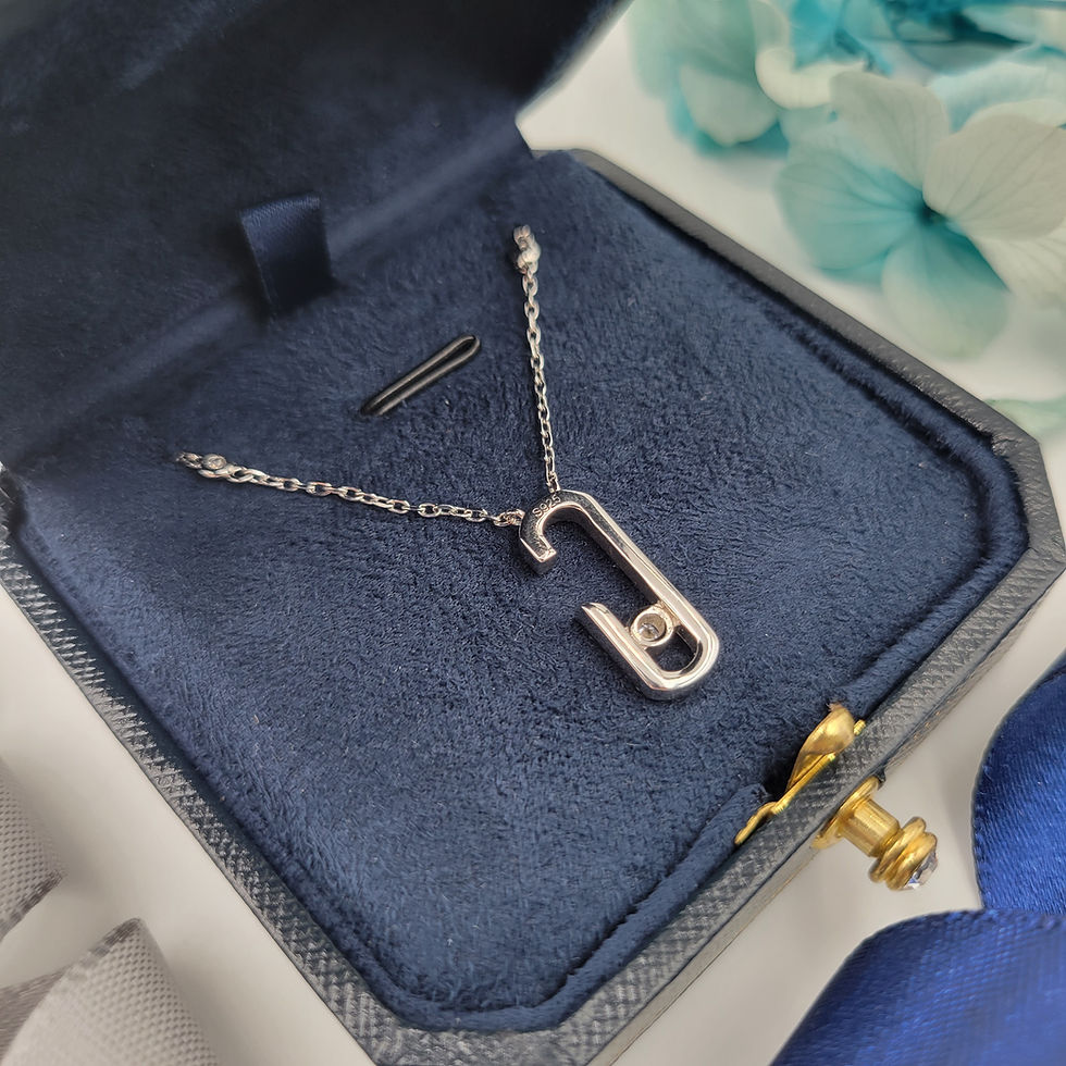 Thumbnail: MN40 - Oval Shape Open Pendant With Chain - 橢圓形開口莫桑石吊墜連頸鏈