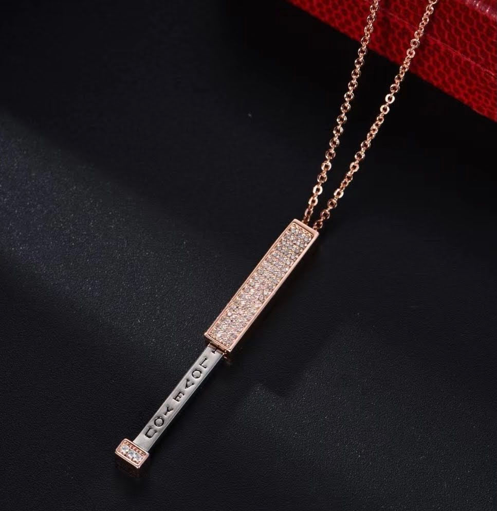 Thumbnail: MN63 - 18K Rose Gold Moissanite Necklace - 18K玫瑰金莫桑石豎形吊墜連頸鏈