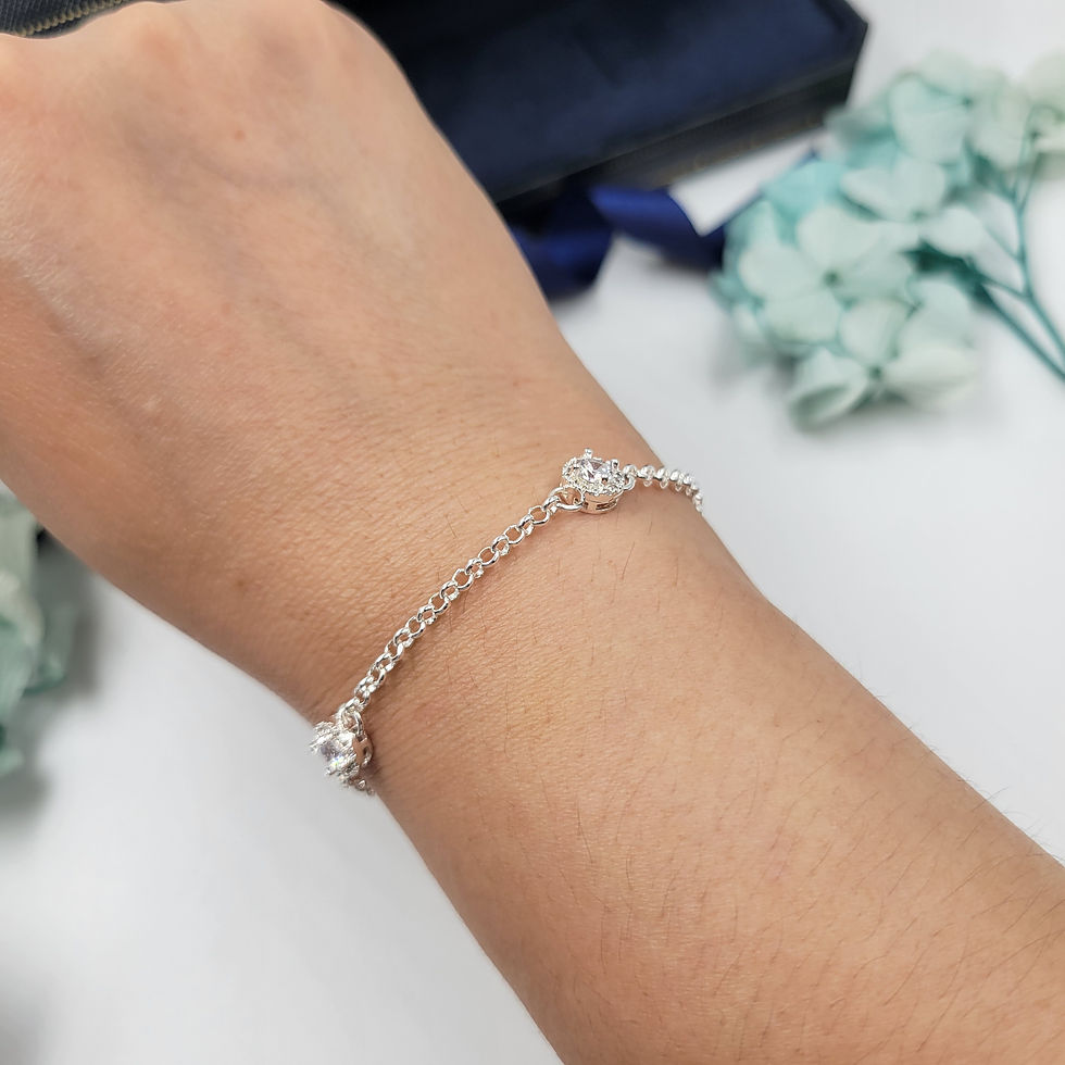Thumbnail: MB18 - 0.90 Carat Round Cut Moissanite Halo Bracelet - 90份圓形圍石莫桑石手鏈