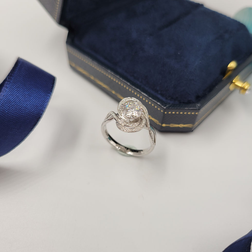 Thumbnail: MR72 -1 Carat Round Cut Moissanite 3D Design Ring - 1卡圓形莫桑石立體造型戒指