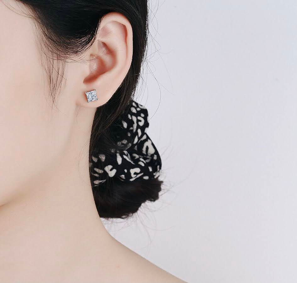 Thumbnail: ME111 - 2 Carat Princess Cut Moissanite Stud Earrings - 2卡公主方莫桑石耳釘