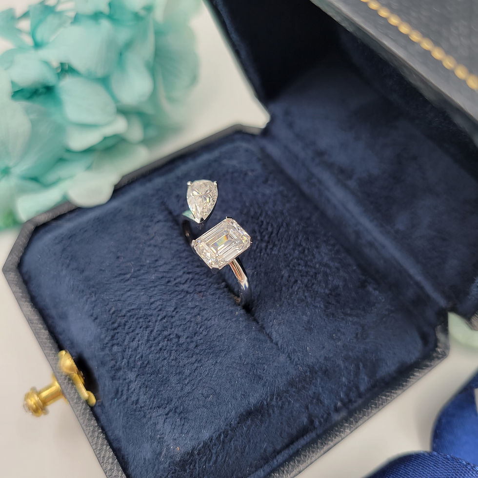 Thumbnail: MR267 - 3 Carat Emerald Cut Pear Cut Moissanite Open Ring - 3卡祖母綠切割梨形桑石開口戒指