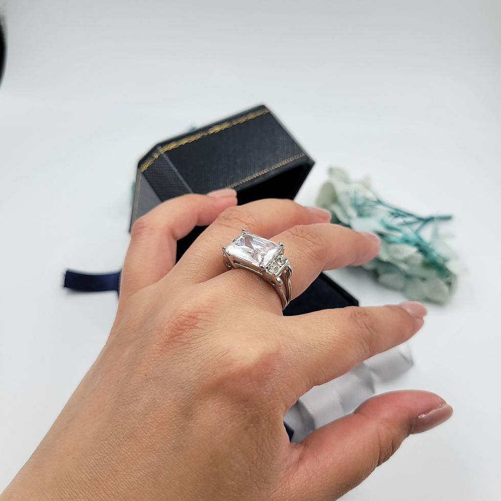 Thumbnail: MR293 - 10 Carat Radiant Cut Moissanite Pave Ring - 10卡雷恩斯形莫桑石伴碎鑽戒
