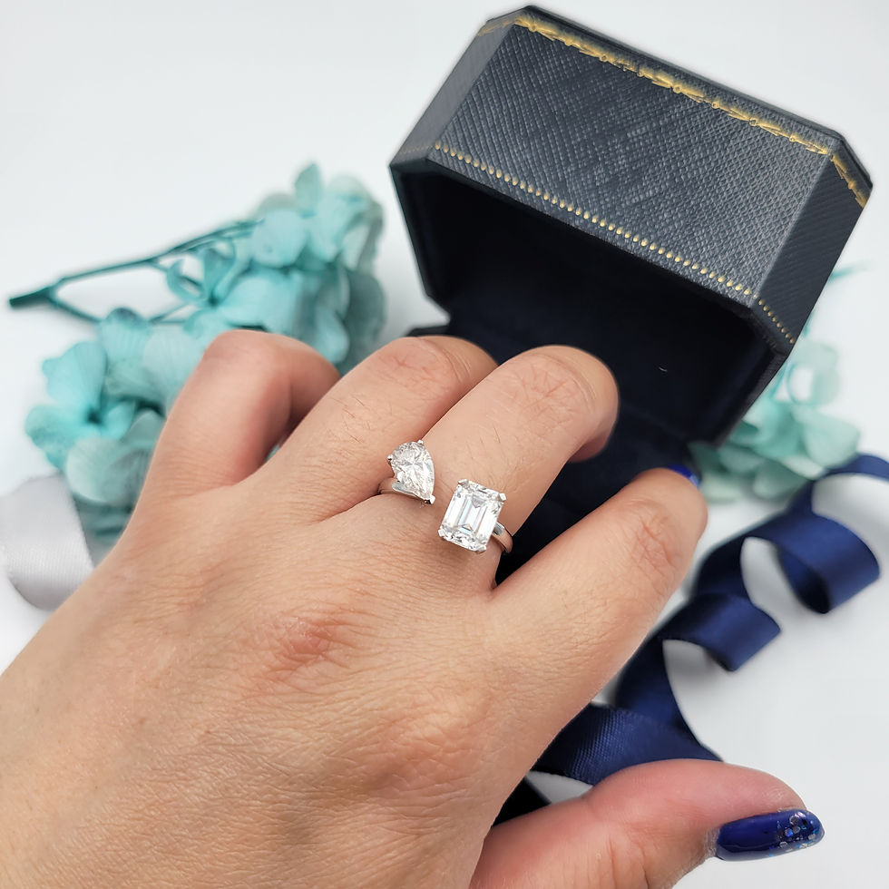 Thumbnail: MR267 - 3 Carat Emerald Cut Pear Cut Moissanite Open Ring - 3卡祖母綠切割梨形桑石開口戒指