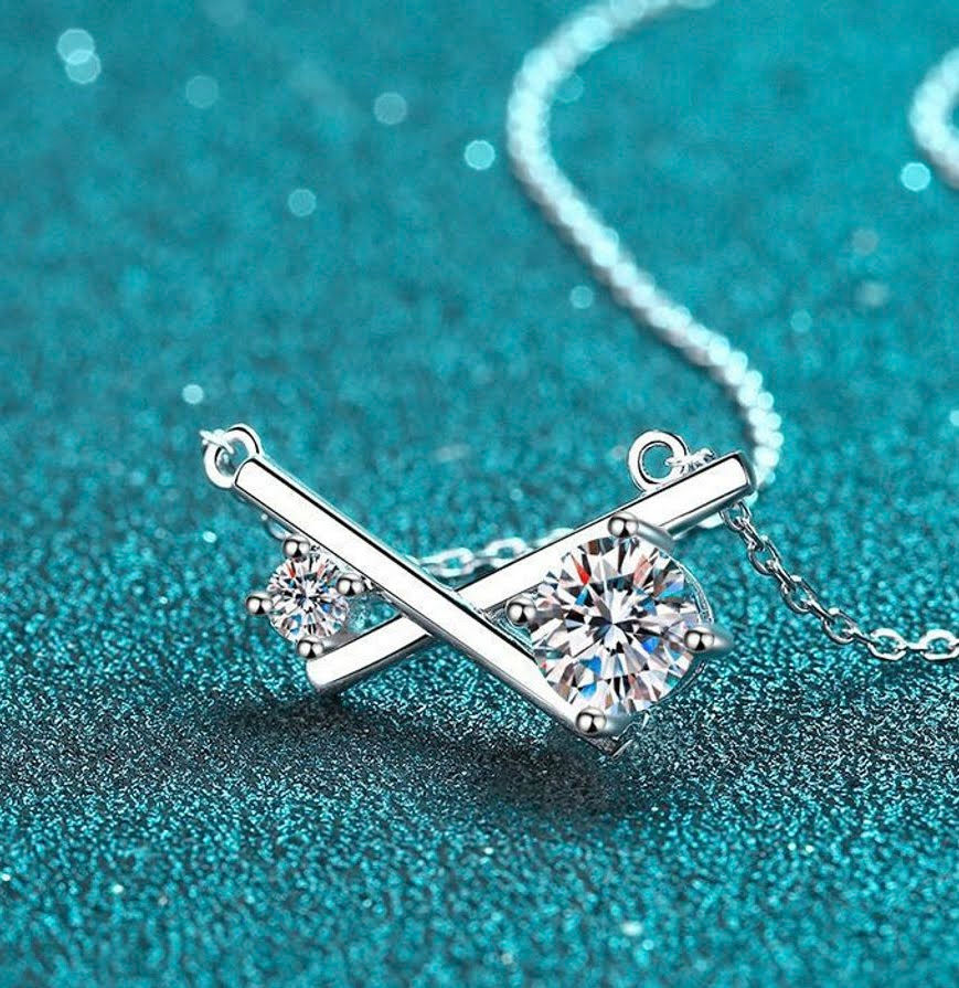 Thumbnail: MN97 - 1 Carat Round cut Moissanite Swirling Necklace - 1卡圓形莫桑石旋風頸鏈