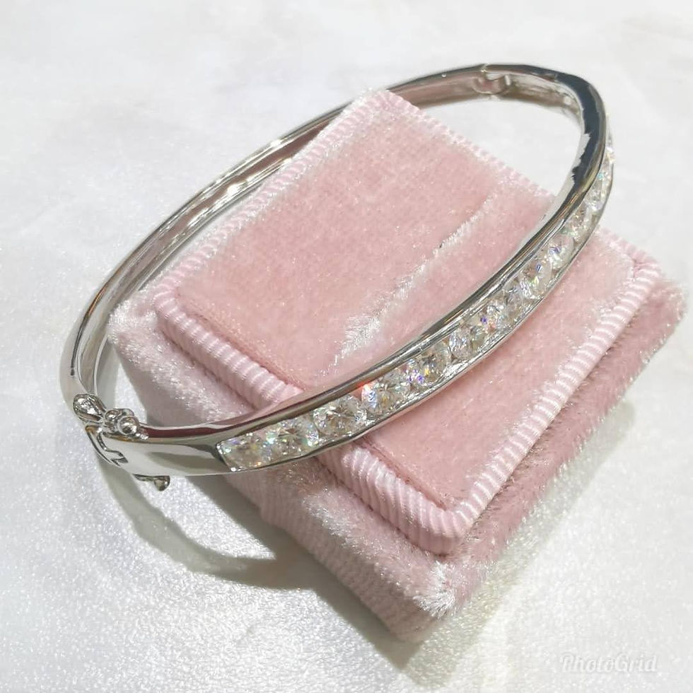 Thumbnail: MB248-Round cut Moissanite bangle -圓形莫桑石手鐲