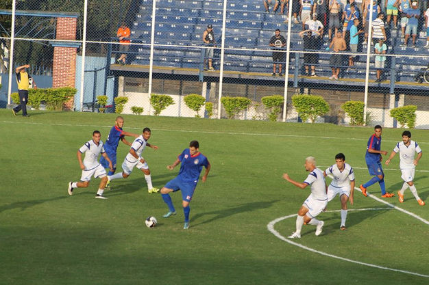 São Caetano vence clássico e pode assumir a liderança da Série A2
