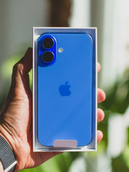 The Great Smartphone Debate: Apple vs. Android