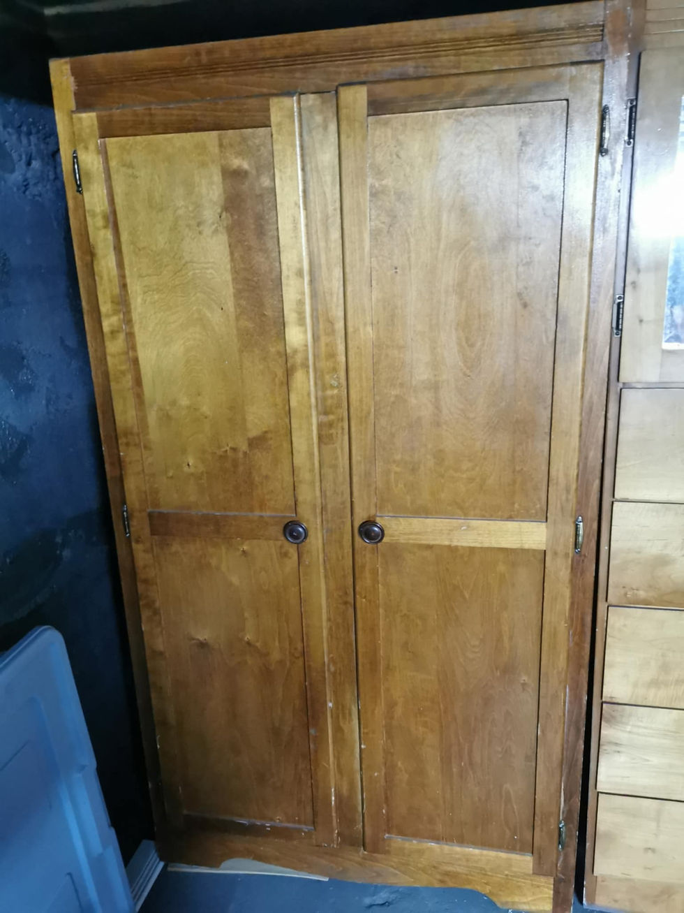 Armoire vintage