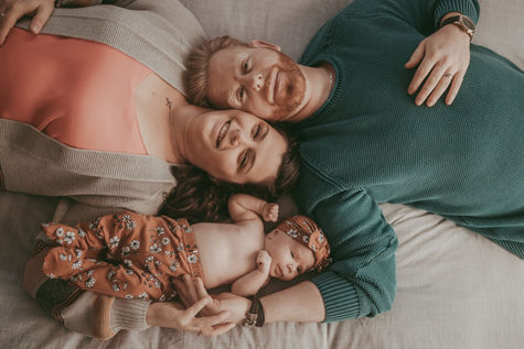 Lifestyle newborn and family photo shoot in Auckland