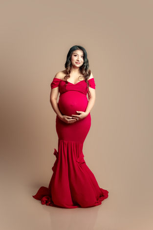 studio maternity photo shoot in Auckland