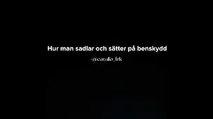 Hur man sadlar och sätter på benskydd.webp