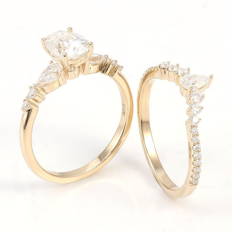 Thumbnail: 2.50 CT Oval Beautiful Two Ring Sets Moissanite Diamond Wedding Ring Set