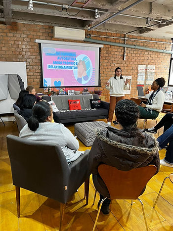 Conversa reuniu mulheres na Casa CH para falar sobre amor próprio e autoestima.