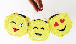 MINI PIÑATAS DE EMOJI