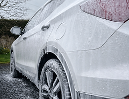 Mobile car detailing Worcester – exterior safe wash in progres
