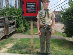Eagle Scout Builds "Little Pantry"
