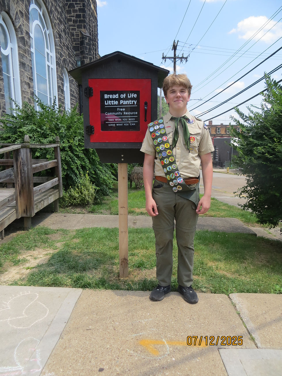 Eagle Scout Builds "Little Pantry"