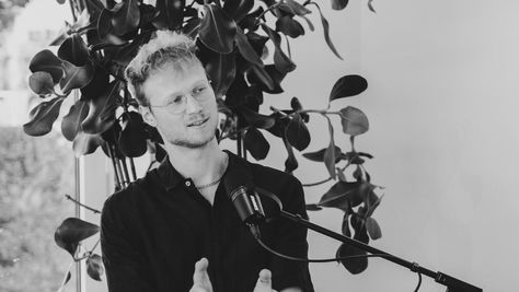 S1/06 - Talk with PAPER CROWNS / Creative Agency