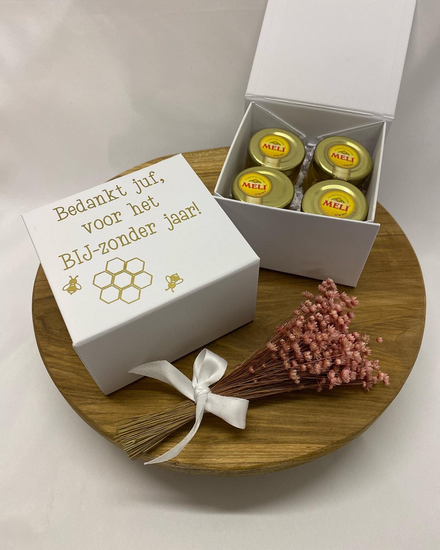 Bedankt Juf - Meester voor het BIJ-zonder jaar!