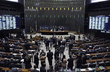 Dos 10 deputados piauienses apenas um foi contra a reforma trabalhista