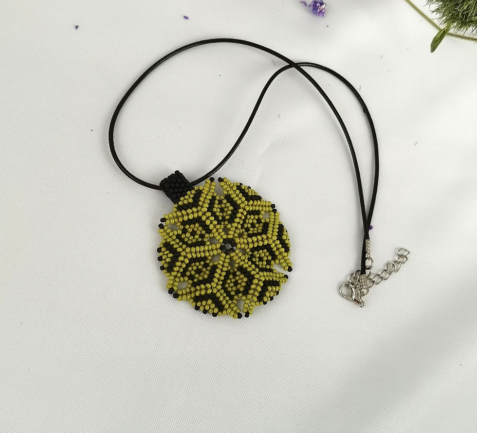 Thumbnail: MOSS COLORS FLOWER GEOMETRIC NECKLACE