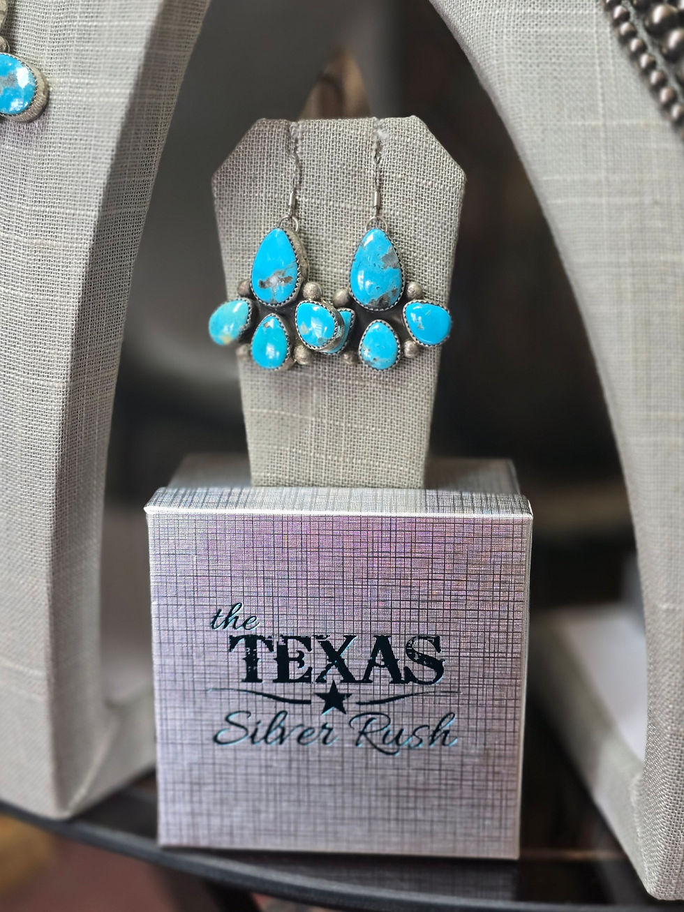 Thumbnail: Kingman Mine Turquoise Lariat Necklace