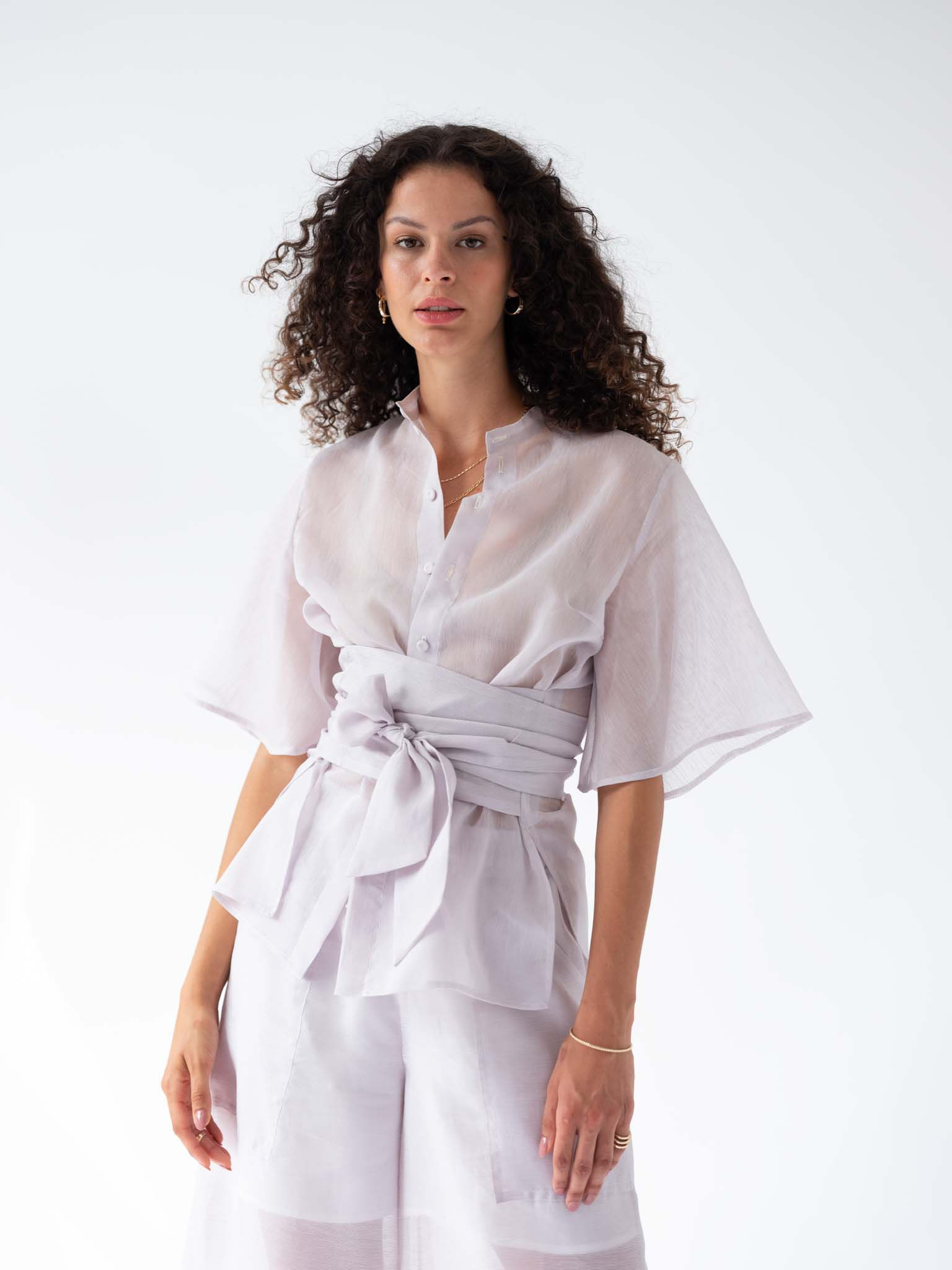 シアーラップブラウス