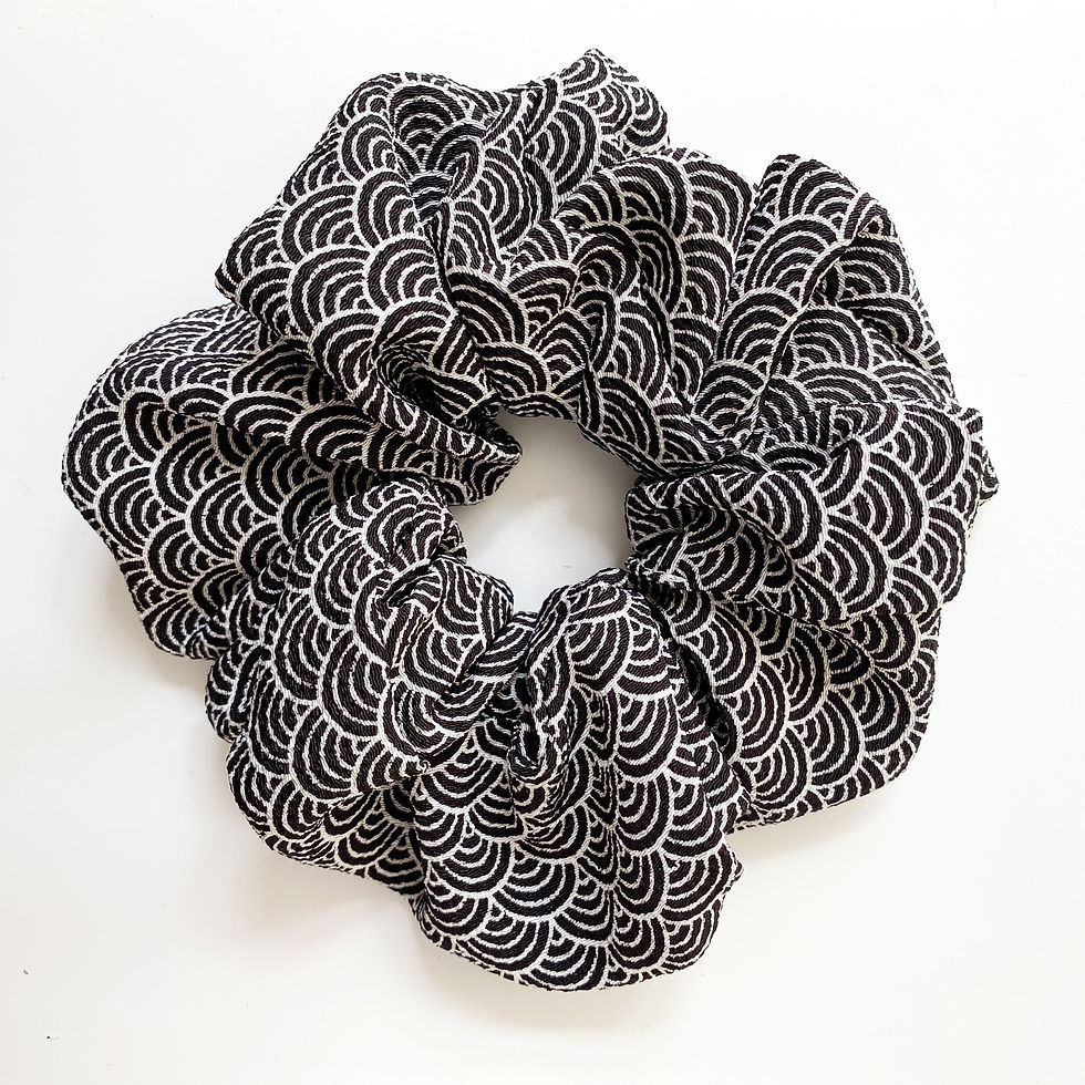 サムネイル： SCRUNCHIE