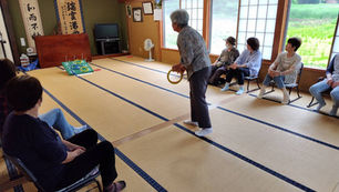 釜沢そよ風サロン 初めての【輪投げ】