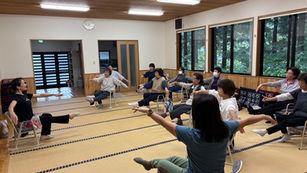 水保・北山サロン 椅子バレイ