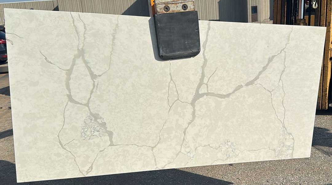 Quartz R7016 63" X 30"