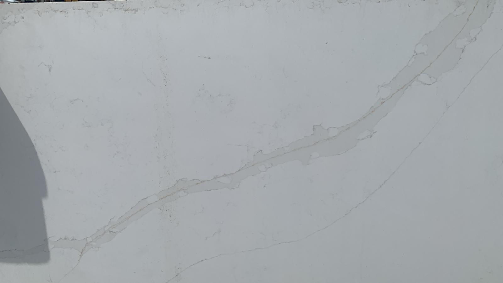 Quartz Bottega 127" x 27"