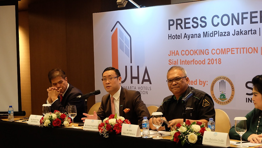 Mr. Kanit Sangmookda speaked on behalf of JHA to explain in detail regarding the competition