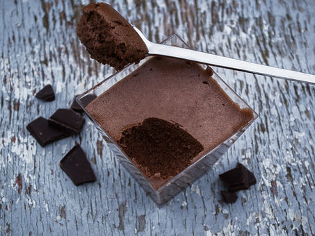 Découvrez la mousse au chocolat aux baies de Sansho