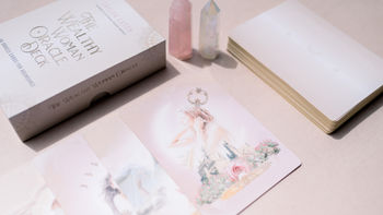 Picture of oracle deck cards