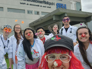 TURMA ALEGRIA ADVERTE: A HUMANIZAÇÃO NA SAÚDE NÃO PODE PARAR!
