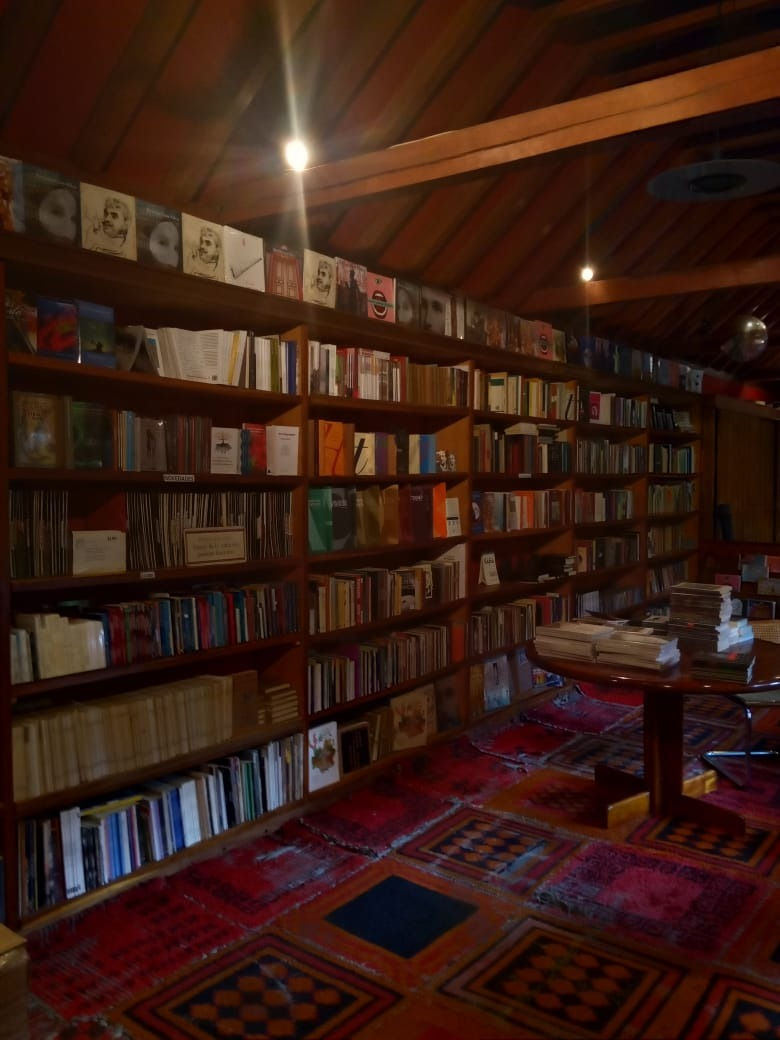 Biblioteca Poesía Silva